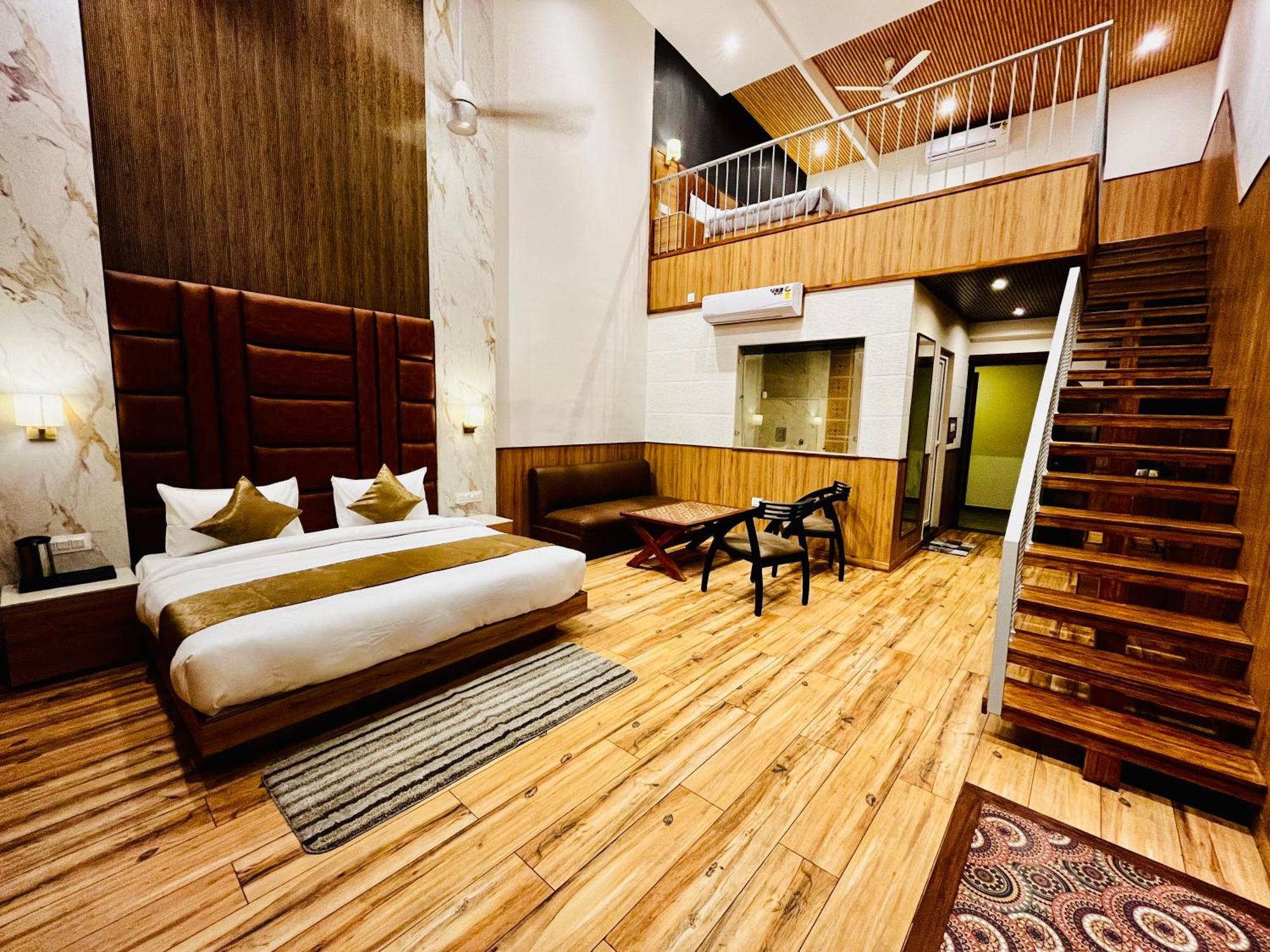 Hotel The Onix Dehradun Exterior photo